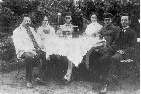 Friedrich Ebert im Kreis der Familie im September 1916