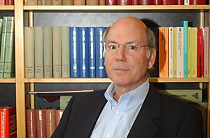 Dr. Michael Schneider